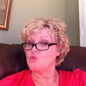 Meet your Posher, Canitha